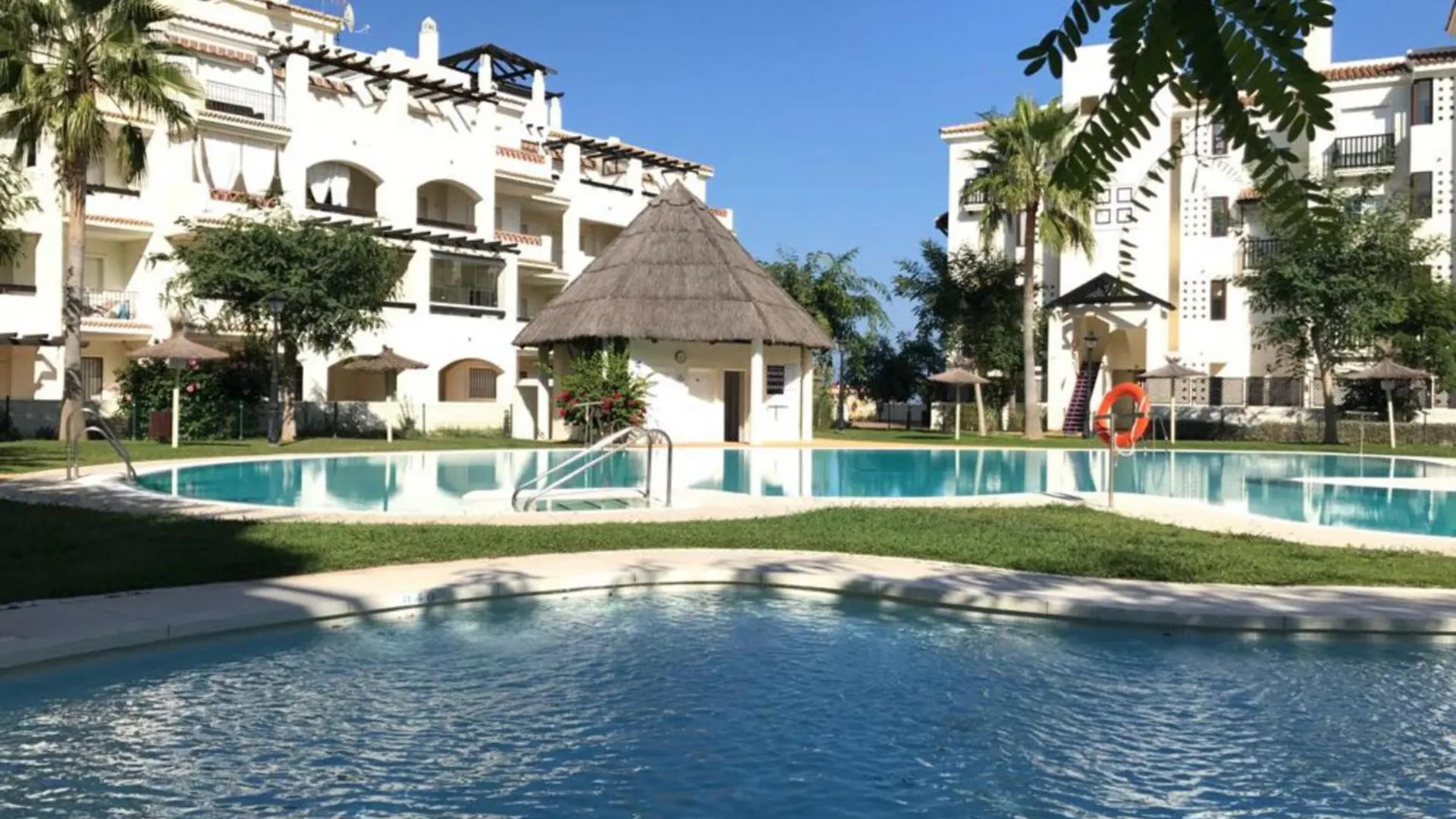Lejlighed 2239-Lovely 2 Bedrooms With Pool And Paddle Court Manilva Spanien